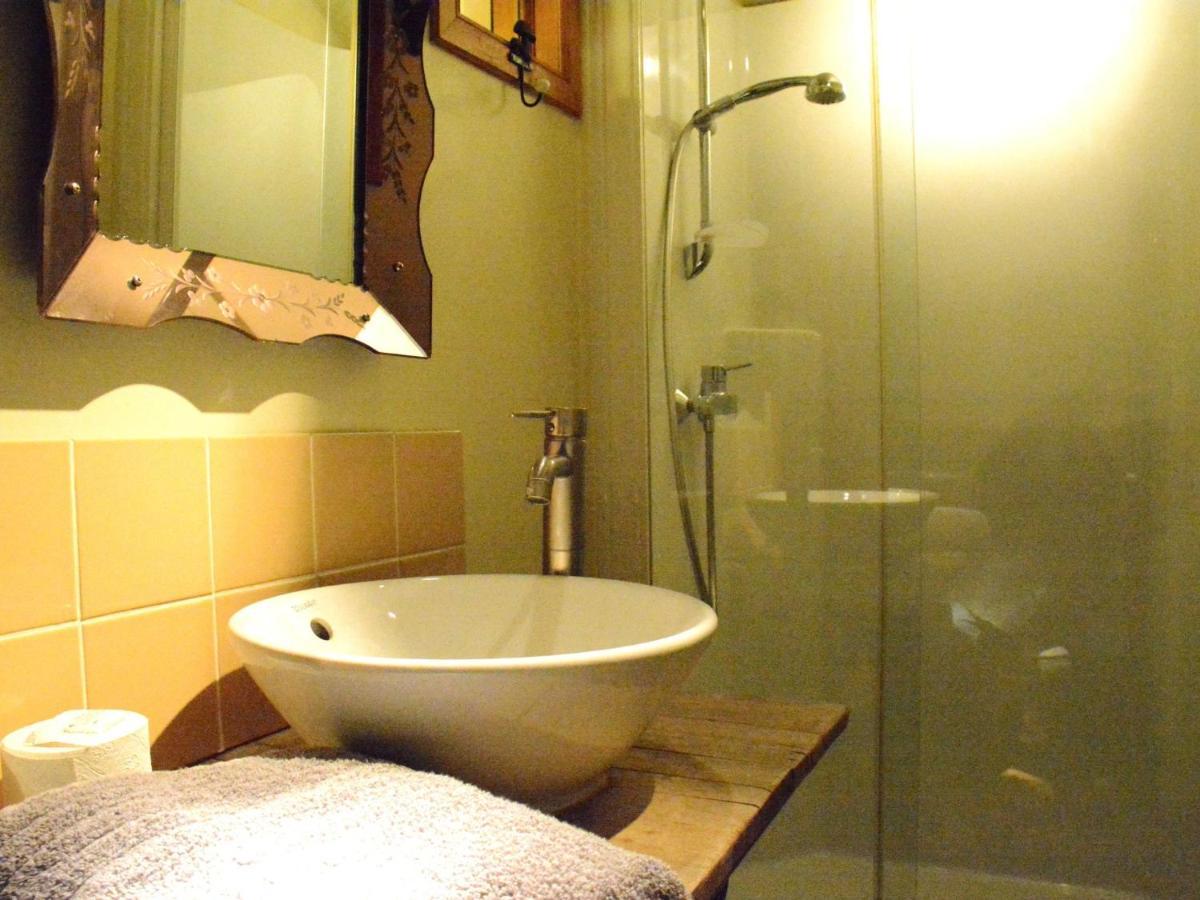 Villa With Hot Tub And Sauna Bièvre Værelse billede